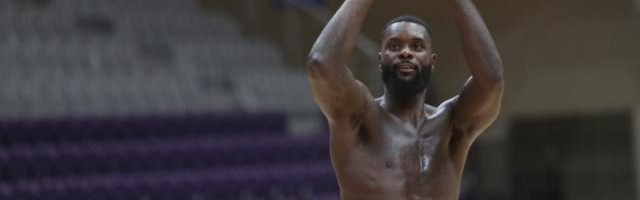 开云登录网址入口-史蒂芬森将进行个人试训 篮网雄鹿等队将现场考察